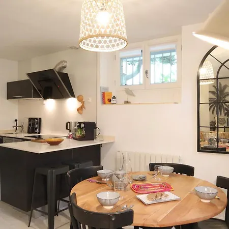Cosy 4 Pers A 200 M Et Commerce La Cabane64 Biarritz