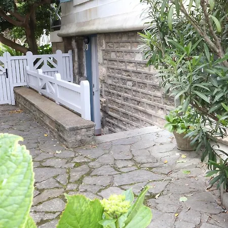 Cosy 4 Pers A 200 M Et Commerce La Cabane64 *