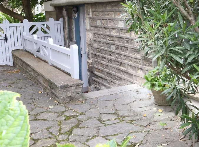 Cosy 4 Pers A 200 M Et Commerce La Cabane64 *